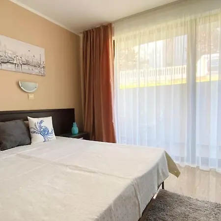 Апартхотел Apartello⊛com Diamond - Private Near Marina Dinevi In
