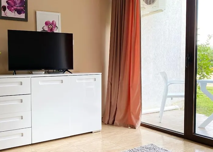 Apartello⊛com Diamond - Private Near Marina Dinevi In